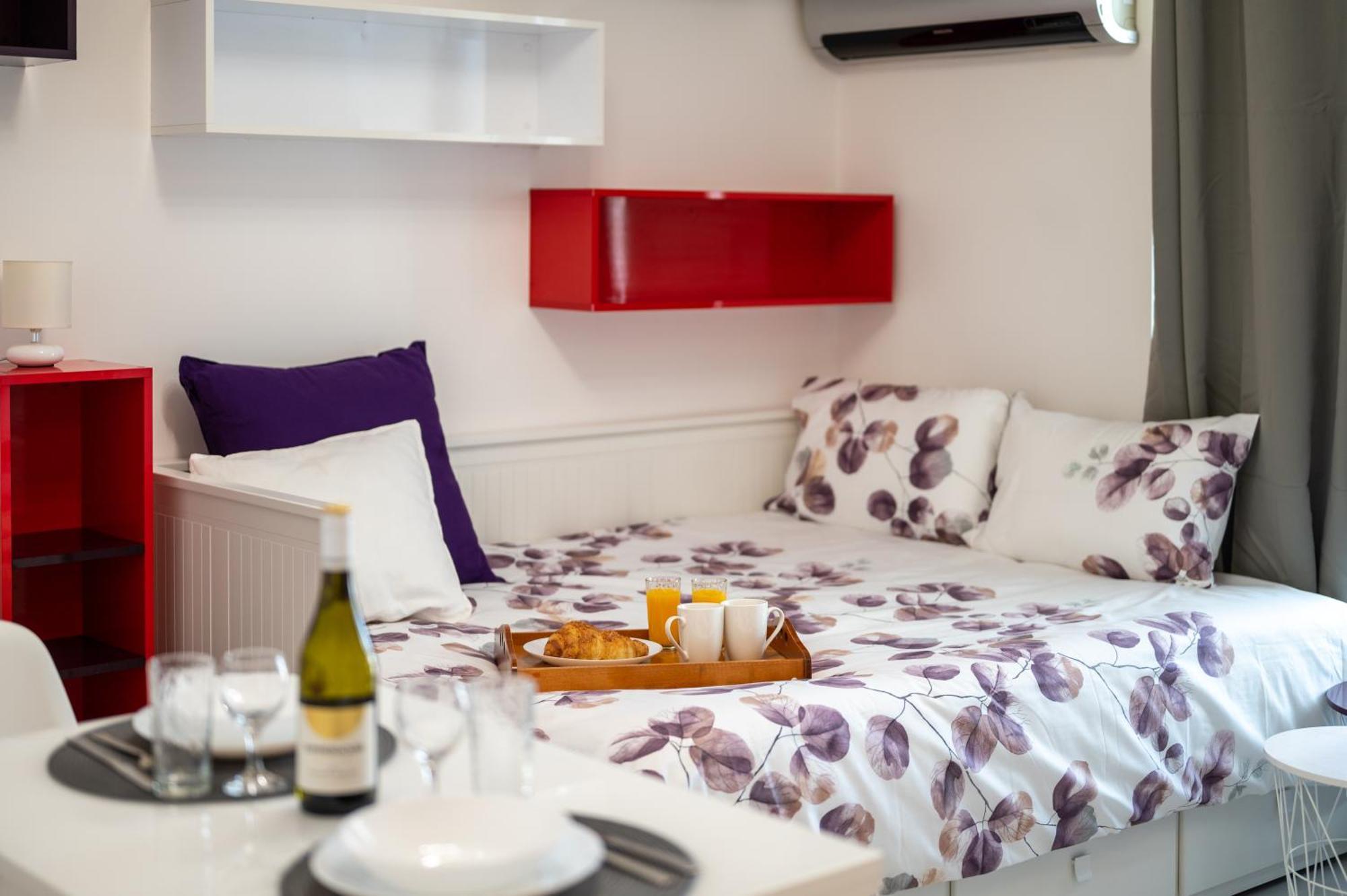 דירות סופיה Colorful Studio With Balcony - Free Parking מראה חיצוני תמונה