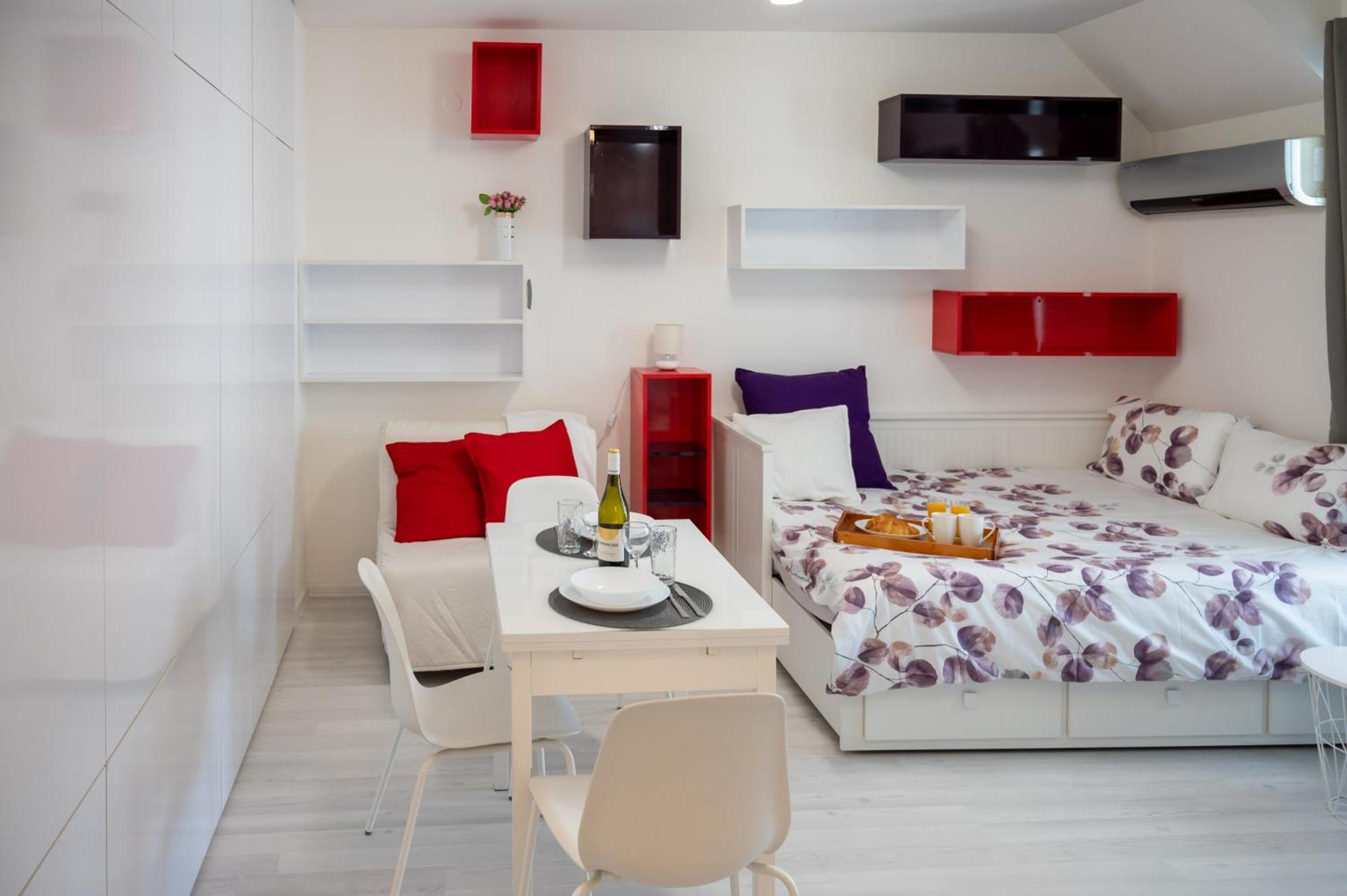 דירות סופיה Colorful Studio With Balcony - Free Parking מראה חיצוני תמונה